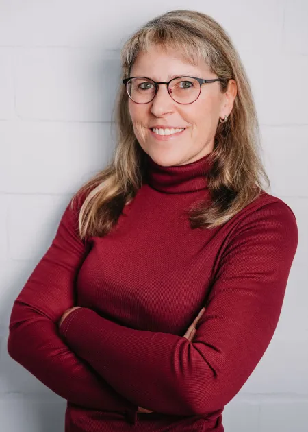 mitarbeiterin cornelia roth